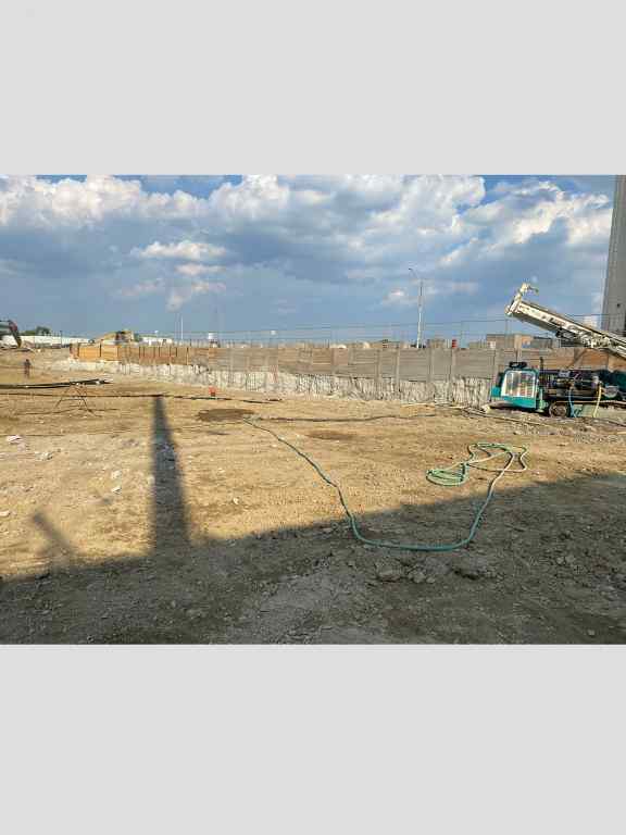 Lagging and caisson wall