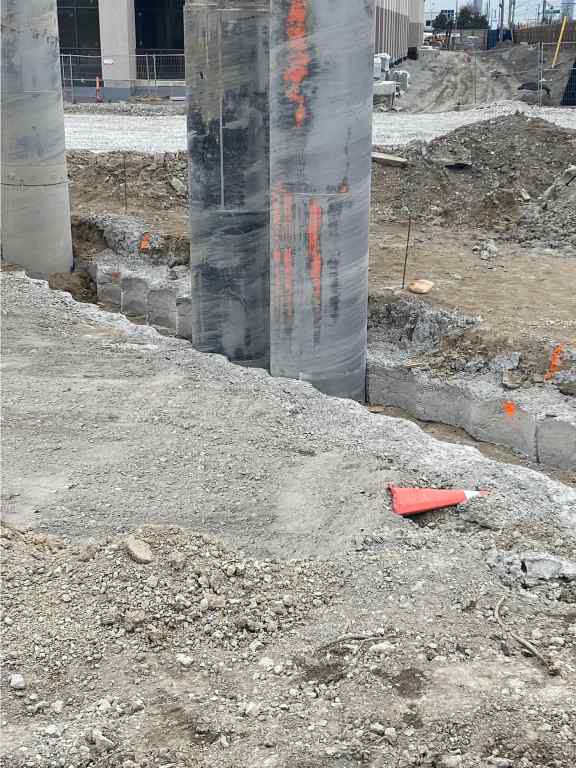 Caisson wall guide wall